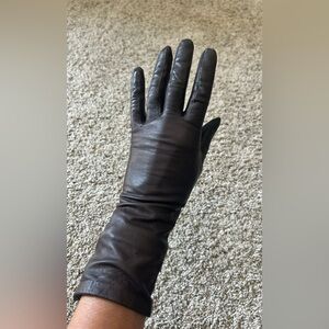 Elegant Brown Leather Gloves
